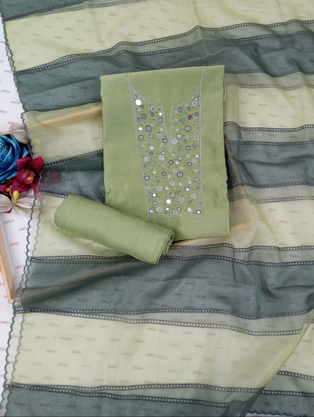 PARCHAAI-Unstiched Mul-Chanderi Suit set