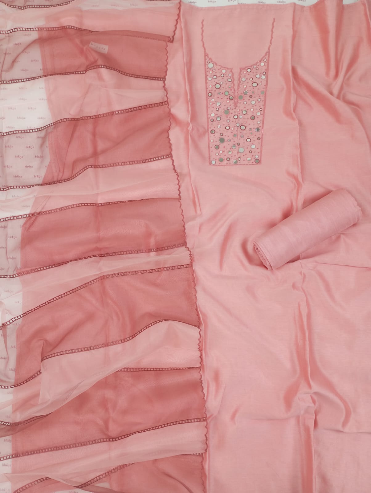 PARCHAAI-Unstiched Mul-Chanderi Suit set
